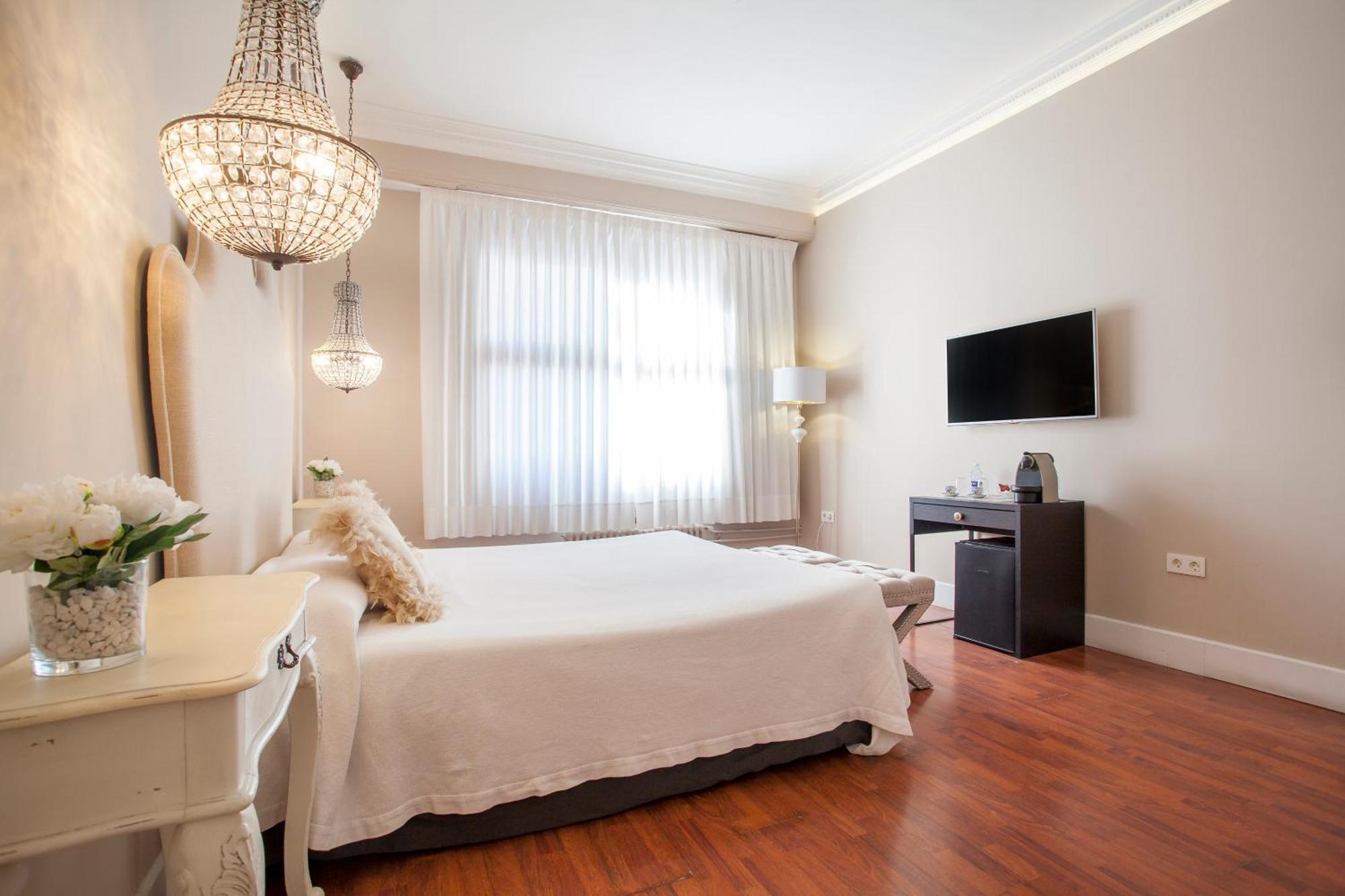 Отель Hi Valencia Boutique Экстерьер фото